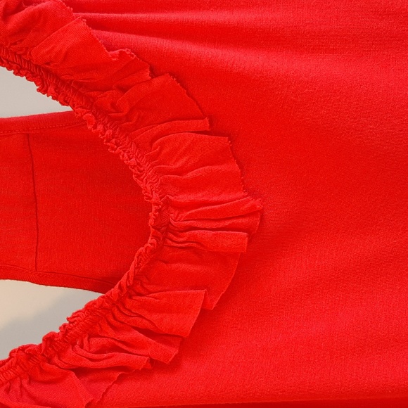 Old Navy t-shirt/tank top. Size Medium.Red - Picture 3 of 11